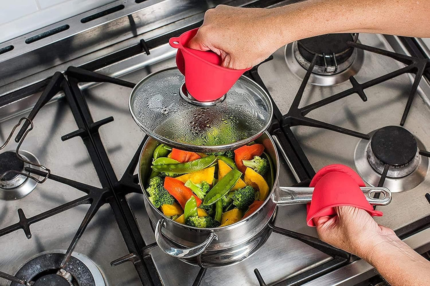 Heatproof Silicone Pot Grips – Non-Slip Holders for Hot Pans & Utensils (1 Set, Random Color)